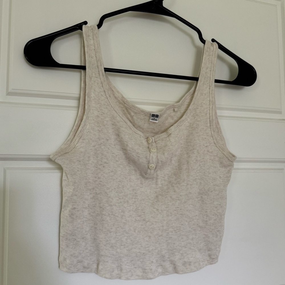 Uniqlo Cropped Tank